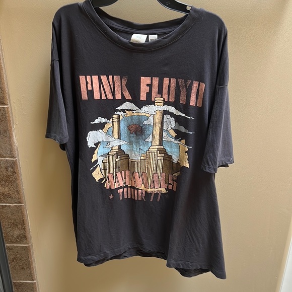 H&M Tops - H&M “Pink Floyd” Tee